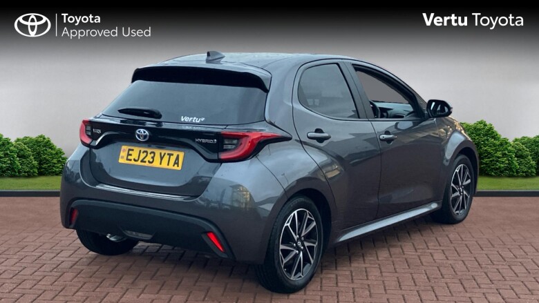 Toyota Yaris 1.5 Hybrid Design 5dr CVT Hybrid Hatchback